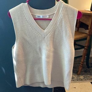 Zara knitted vest cream color size small